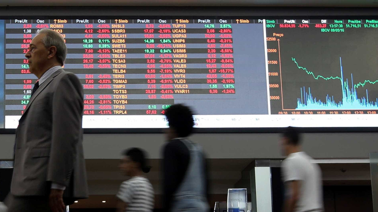 Ibovespa cai 3,15%, aos 120,7 mil, na maior perda desde novembro de 2022