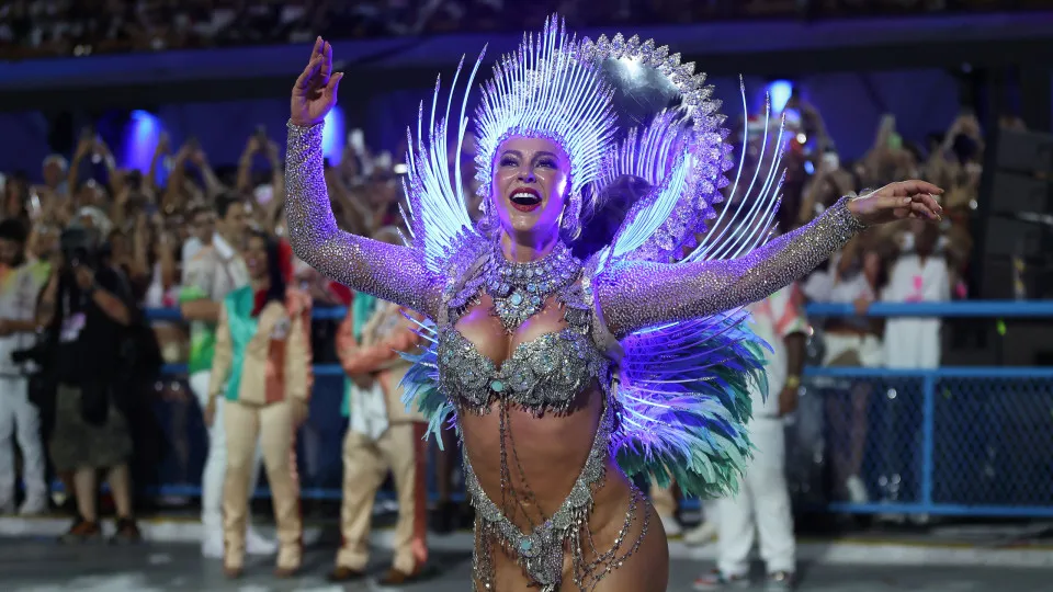 Grande Rio alega nota errada e reivindica título do carnaval do Rio, empatada com a Beija-Flor