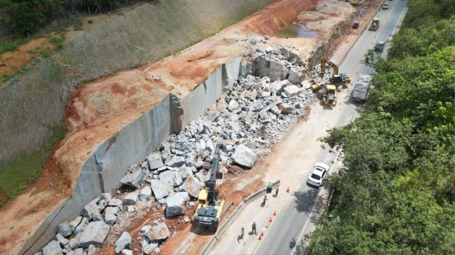 Operação em trecho da BR 101 causa interdição nesta quarta-feira